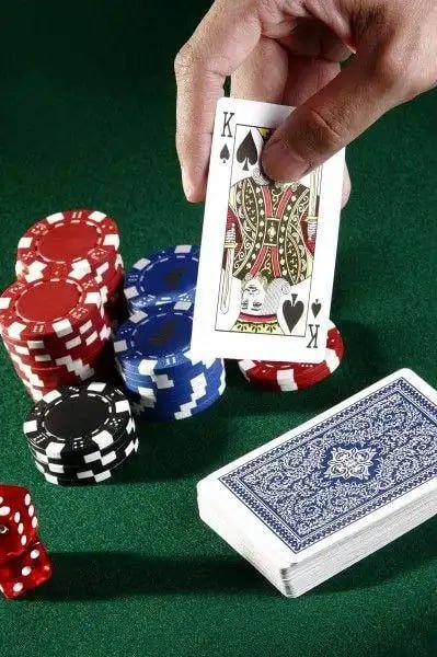 Người dùng Việt Nam trải nghiệm nền tảng fun88kyc trên điện thoại